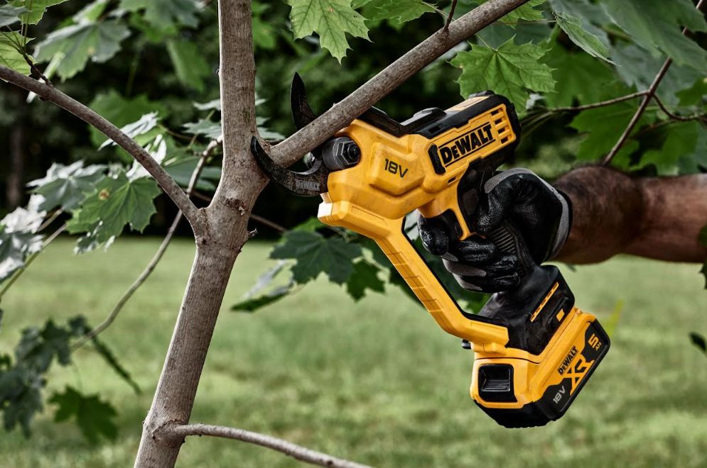 DeWalt 18V XR Li-ion Cordless Power Pruner Shears - Skin Only DCMPP568N-XE Dewalt Power Tools Stanley Black & Decker (Australia) Pty Ltd 