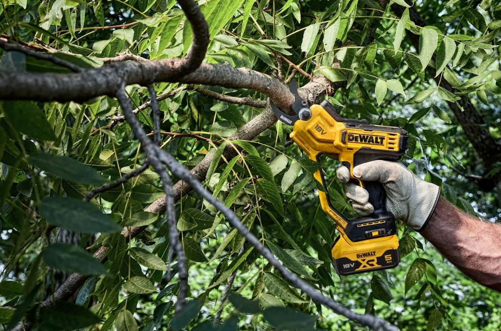 DeWalt 18V XR Li-ion Cordless Power Pruner Shears - Skin Only DCMPP568N-XE Dewalt Power Tools Stanley Black & Decker (Australia) Pty Ltd 