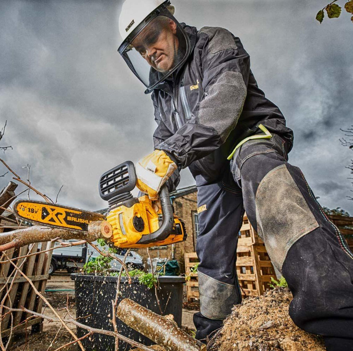DeWalt DCM565P1-XE 18V 5.0Ah Li-Ion XR Cordless Brushless Compact 300mm (12") Chainsaw Combo Kit Dewalt Power Tools Dewalt Power Tools 